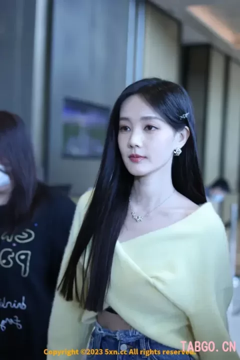 【已出】李一桐上班 看看美颜