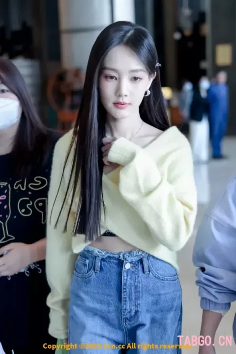 【已出】李一桐上班 看看美颜