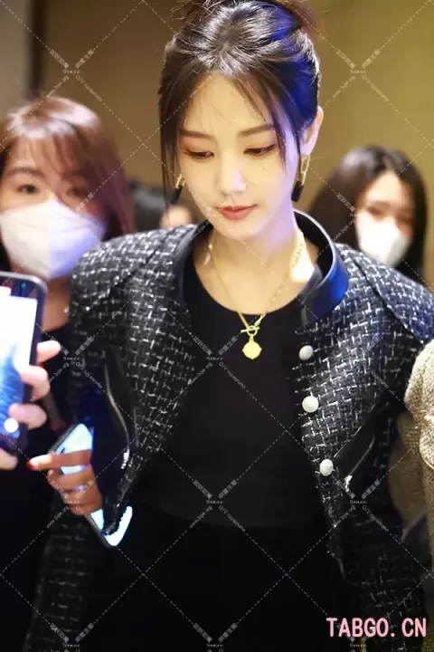 【已出】李一桐下班