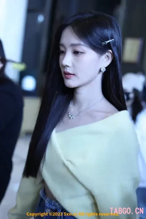 【已出】李一桐上班 看看美颜