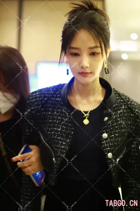 【已出】李一桐下班