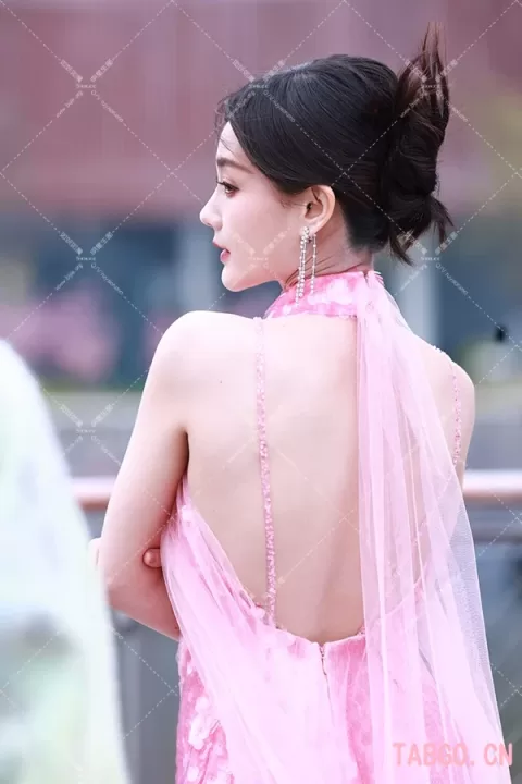 【已出】李一桐酒店外摆拍 品质盛典