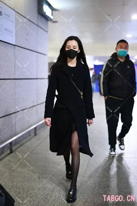 【已出】陈都灵 黑丝到达 可可爱爱