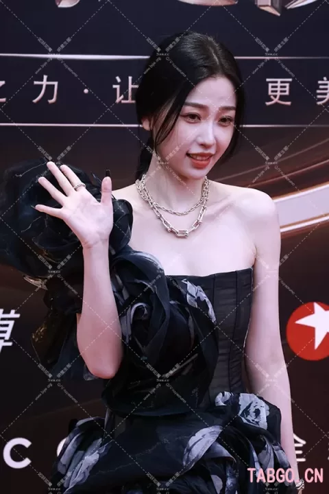 虞书欣微博之夜红毯