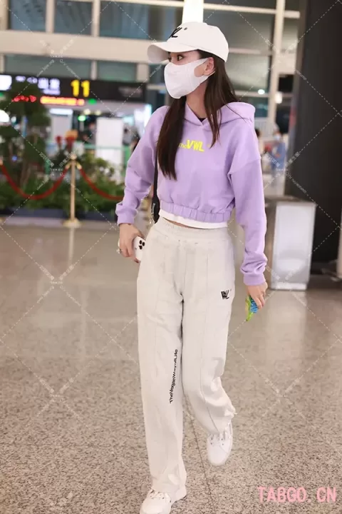 baby点钻眼妆机场出发