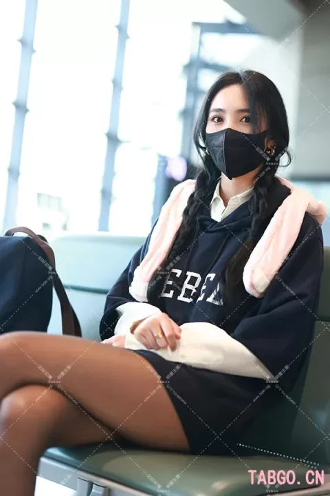 【已出】王紫璇机场黑丝～高质量