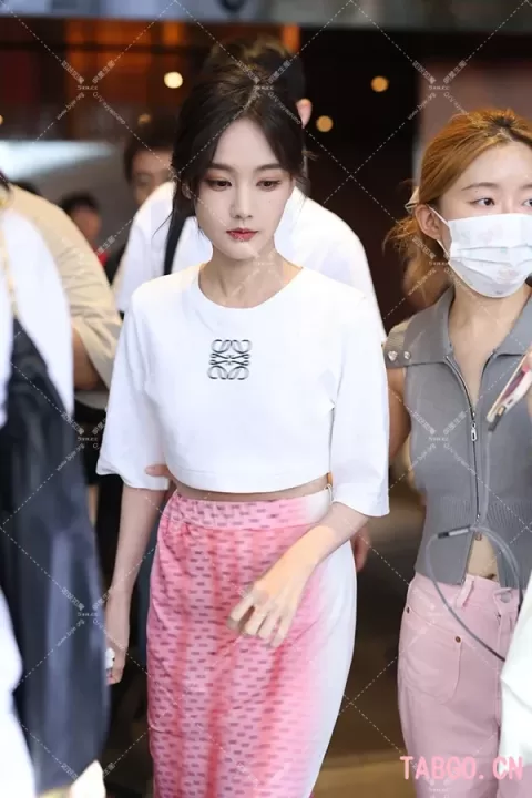  李一桐【已出】 乔欣 LOEWE罗意威