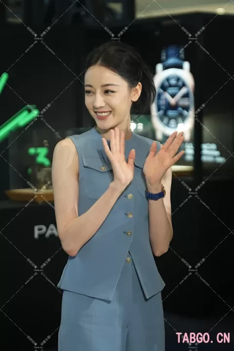 【已出】迪丽热巴佩纳海开幕