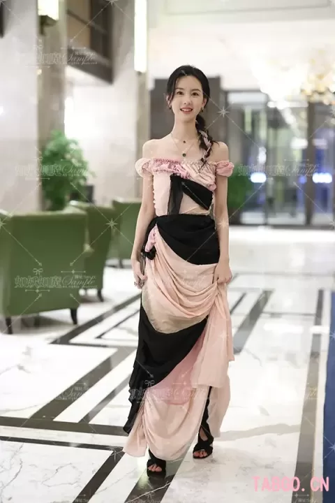 陈都灵下班~美肩谁看不迷糊~