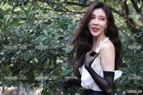 宋妍霏GQ场外摆拍