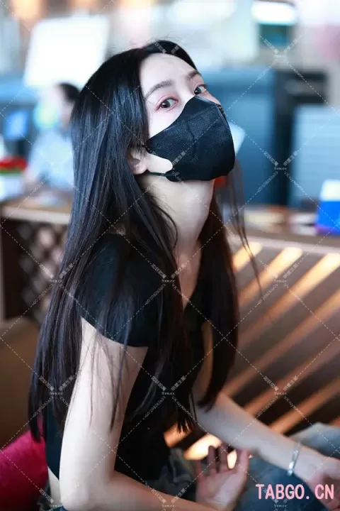 【已出】孟子义机场紧身牛仔