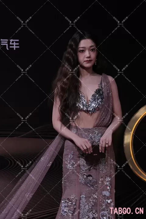 【已出】希林娜依·高 微博音乐盛典红毯 太美了 