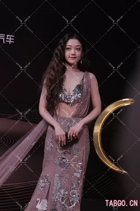 【已出】希林娜依·高 微博音乐盛典红毯 太美了 