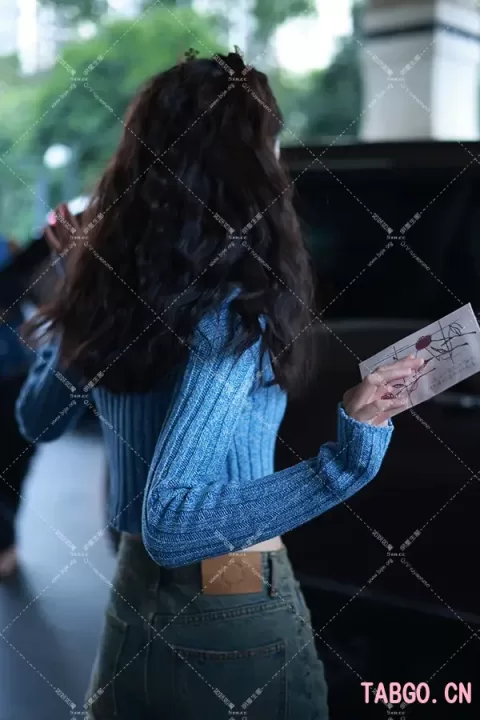 宋轶好身材上班