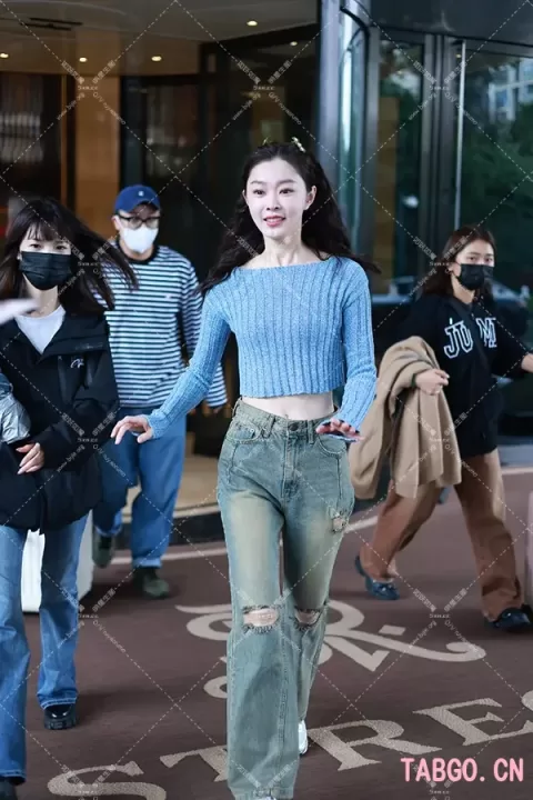 宋轶好身材上班