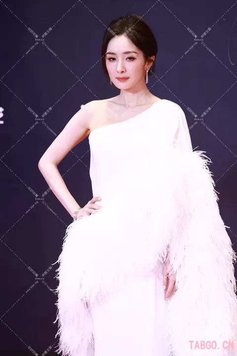 【已出】杨幂爱奇艺尖叫之夜红毯