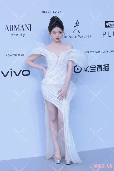 【已出】杨超越GQ红毯