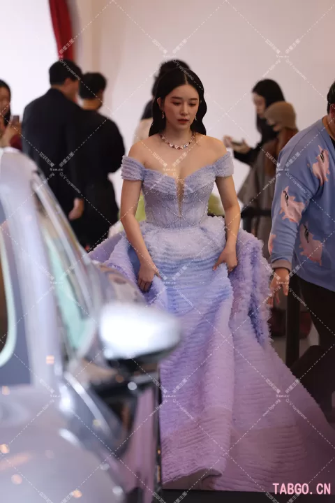 【已出】阚清子芭莎红毯