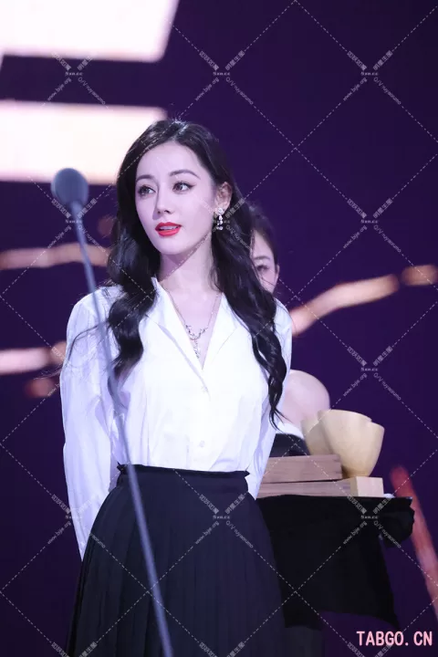 【已出】迪丽热巴星光大赏