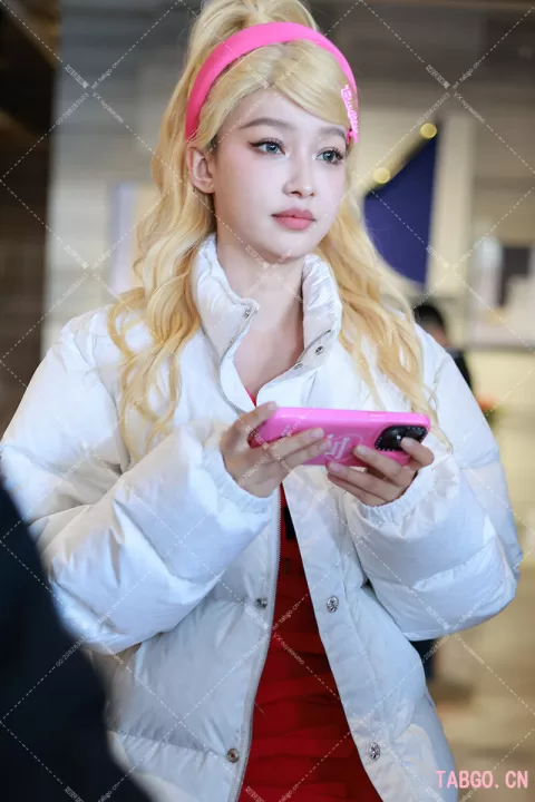 孙怡COS芭比的网瘾少女（上班）