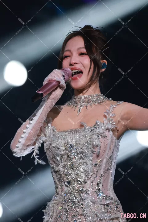 张韶涵东方跨年