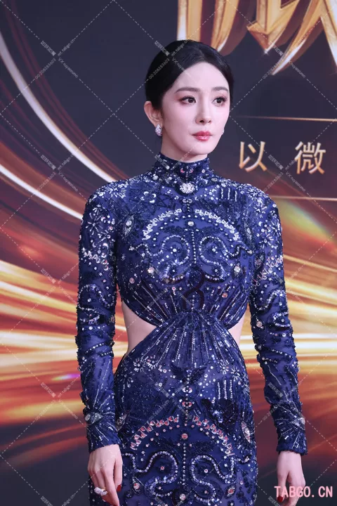 【已出】杨幂微博之夜红毯 美背 美腿