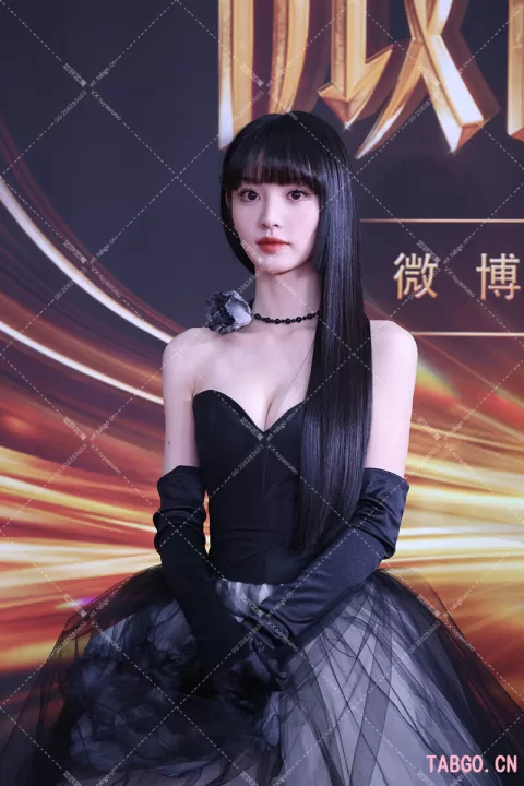 【已出】田曦薇微博之夜红毯