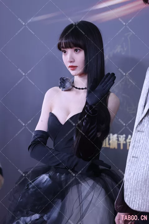 【已出】田曦薇微博之夜红毯