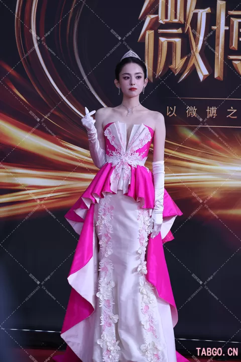 【已出】古力娜扎微博之夜红毯