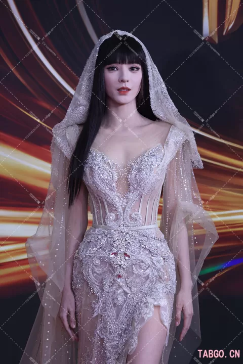 张予曦微博之夜红毯