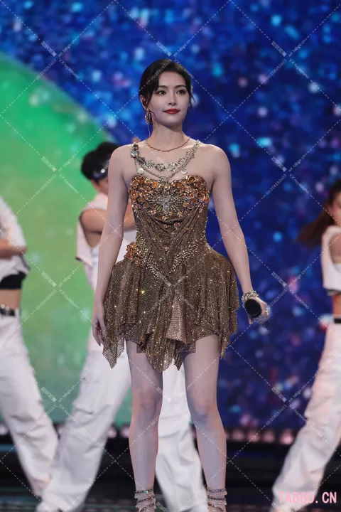 【已出】许佳琪微博之夜内场舞台