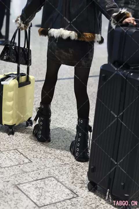 段艺璇机场 