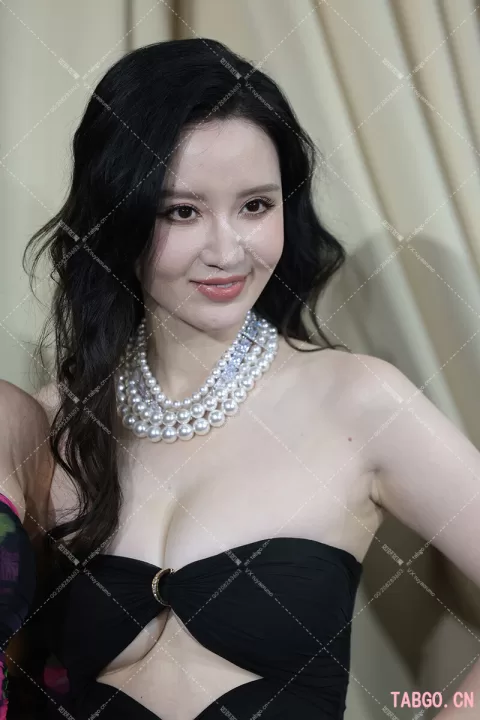 【已出】张萌上海时装周