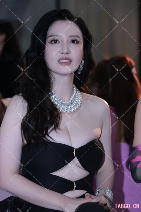 【已出】张萌上海时装周