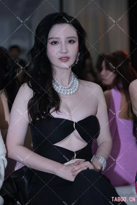 【已出】张萌上海时装周