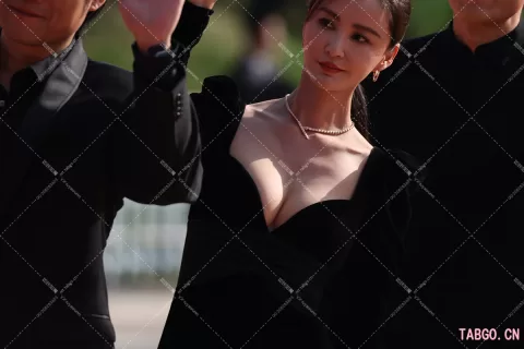 【已出】张歆艺北影节红毯