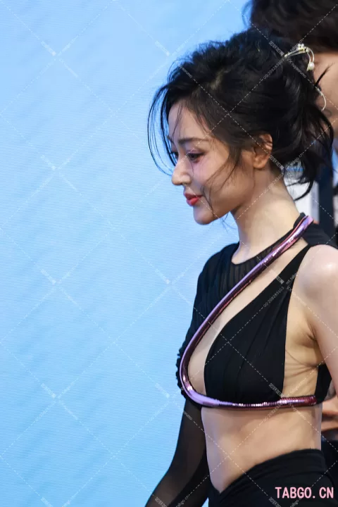 出芭莎 便宜~