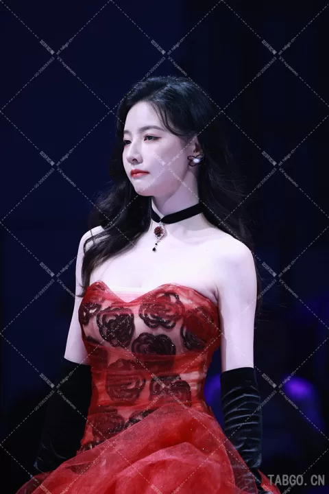 【已出】赵粤风尚大典嘉宾走T台红色（特写）