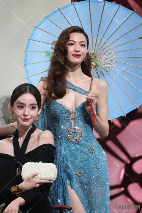 【已出】钟楚曦微博内场 有细节