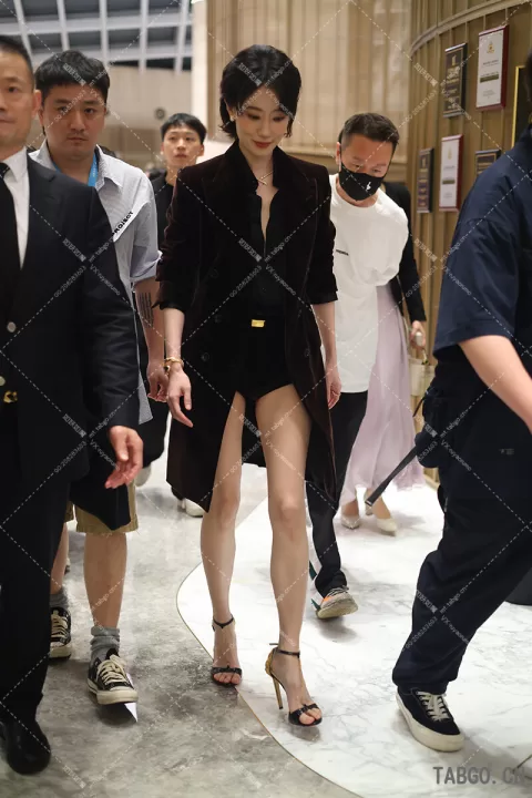 【已出】张小斐 白玉兰下班~