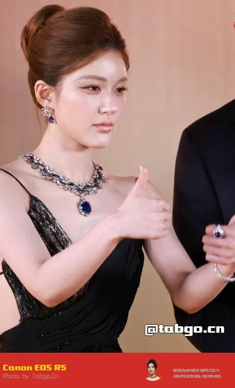 【已出】赵露思宝格丽红毯