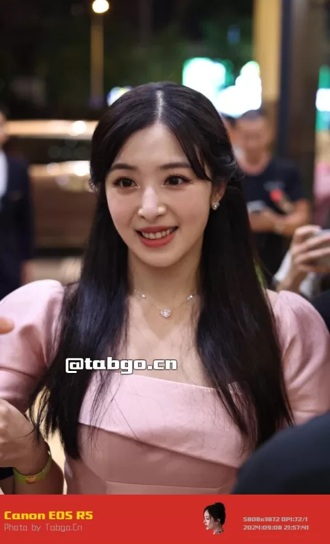 【已出】张含韵 蒙牛酸酸乳晚会下班