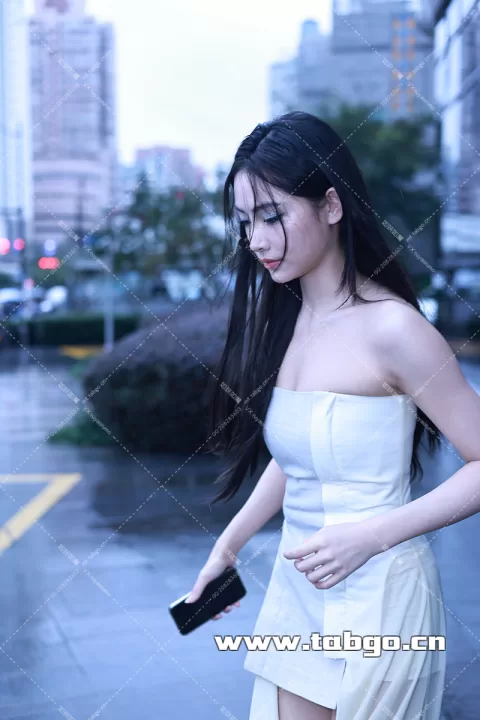 许佳琪 241016时装周 上班