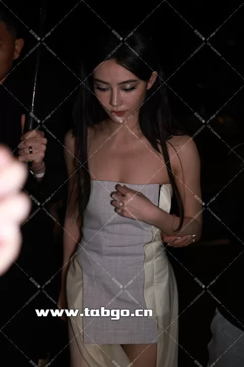 许佳琪 241016时装周 下班