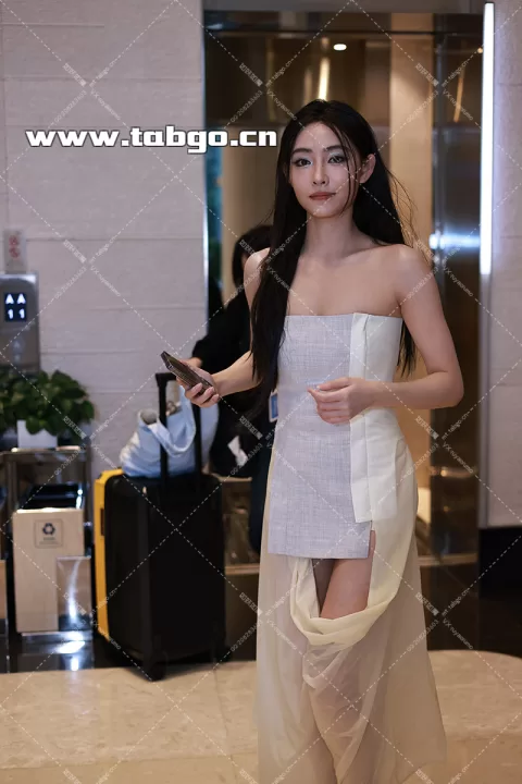许佳琪 241016时装周 上班
