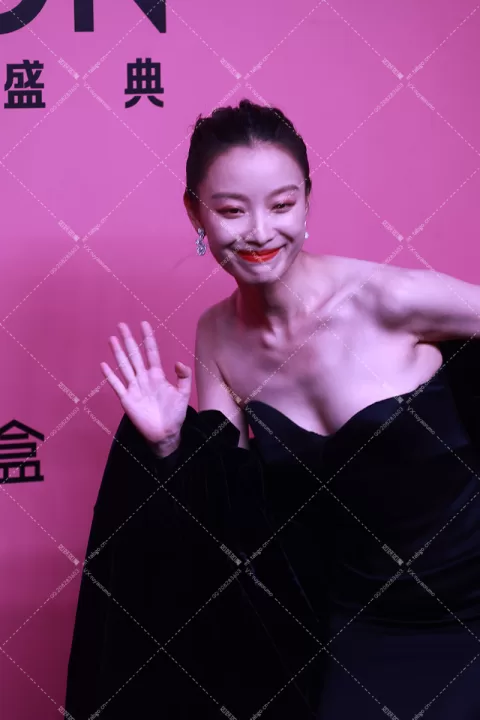 倪妮 vogue红毯