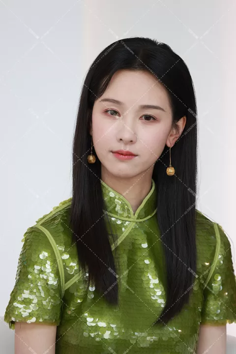 【已出】陈都灵 绿色旗袍 脚特写不错