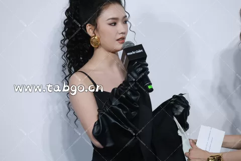 林允 嘉人红毯