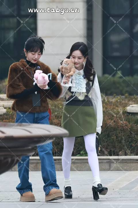 【已出】李一桐 女侦上班