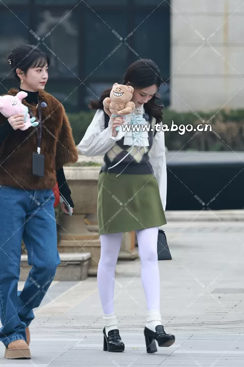 【已出】李一桐 女侦上班